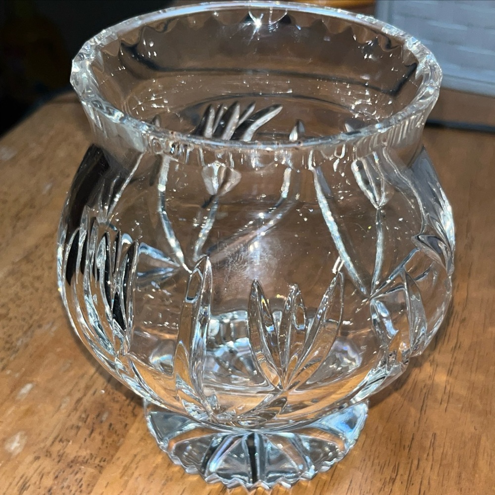 Heavy Full Lead Crystal Tulip Vase - Omega Horseshoe Mark - Deep Cut 24% Crystal - Picture 7 of 7